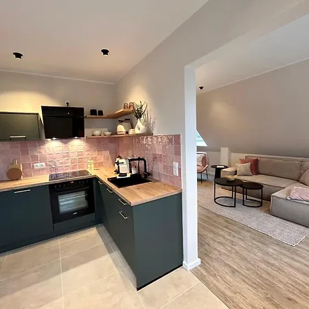 Frau Rogge Бад-Цвишенан